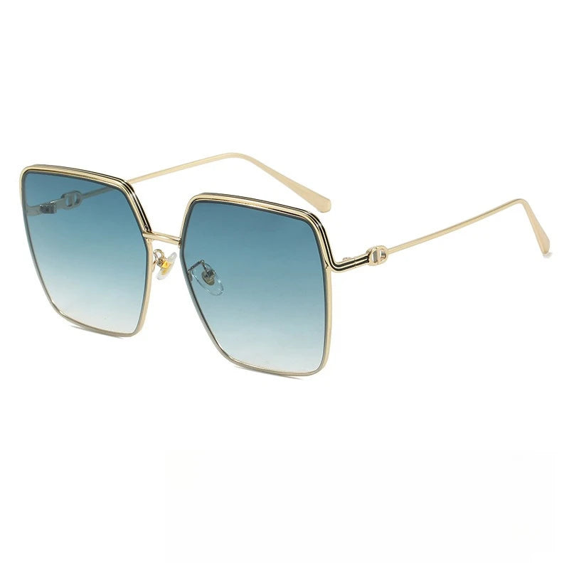 Nuovi occhiali da sole quadrati da donna 2025