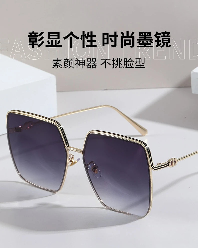 Nuovi occhiali da sole quadrati da donna 2025